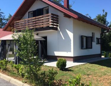 Villa with Garden View