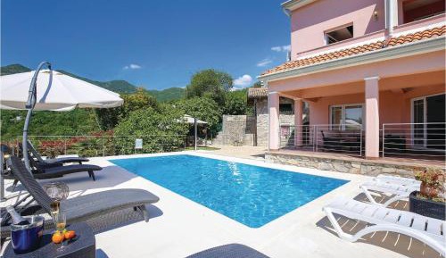 Five-Bedroom Holiday Home