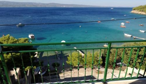One-Bedroom Apartment with Two Balconies and Sea View