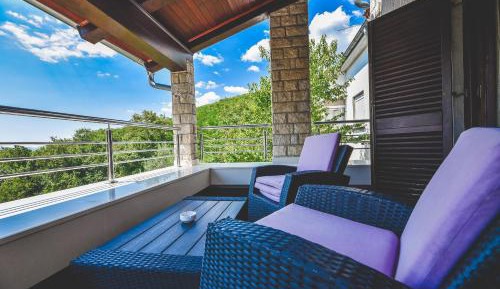 Studio Apartment with Sea View