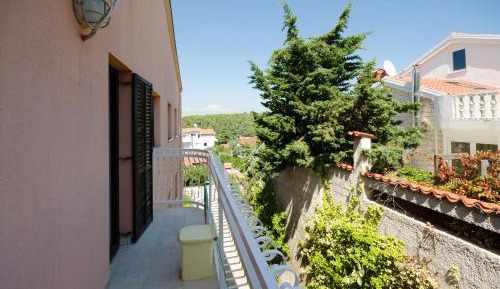 Studio with Garden View