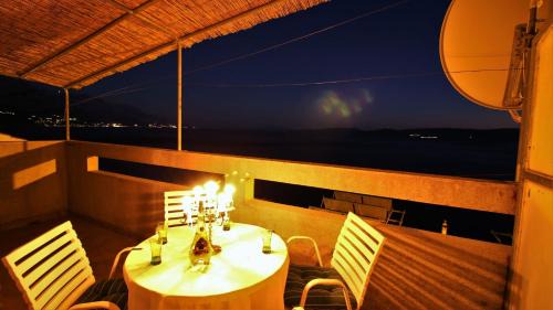 Apartment with Sea View - Antun D