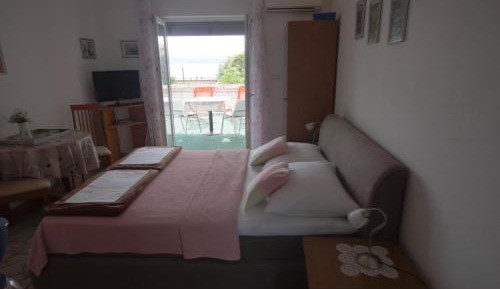 Studio with Terrace