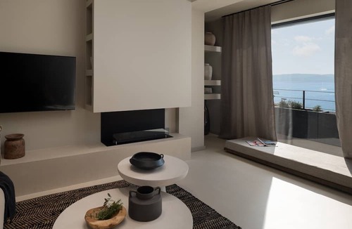 Medici Villa | Cozy Villa Salt & Stone with a pool