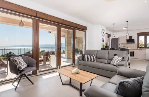 Zurkovo Villa | Cozy villa with amazing view from terrace, pool, close to the beach