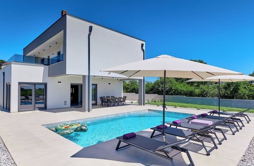 Loborika Villa | Villa Borina – house in a quiet location for a relaxing holiday by Istrabook