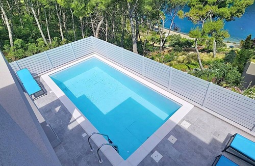 Splitska Villa | Beautiful private villa for 6 guests with private pool, A/C, WIFI, TV and terrace