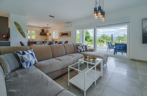 Risika Villa | Villa Petra in Risika