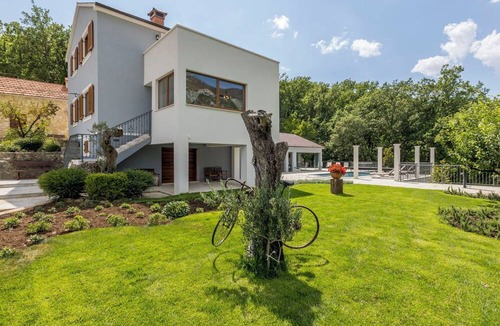Omis Villa | Beautiful private villa for 8 guests with A/C, hot tub, private pool, WIFI and TV