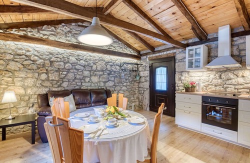 Lovran House | Wonderful private villa with A/C, WIFI, private pool, TV, terrace, pets allowed and panoramic view