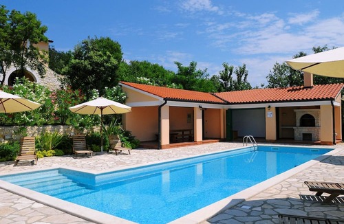 Stanisovi House | Villa Biljana, mit Zugang zu zwei Gemeinschaftspools by Interhome