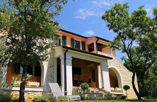 Stanisovi House | Villa Biljana, mit Zugang zu zwei Gemeinschaftspools by Interhome