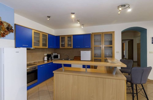 Topid Apartment | Beautiful apartment with WIFI, private pool, A/C, TV, terrace, pets allowed and panoramic view