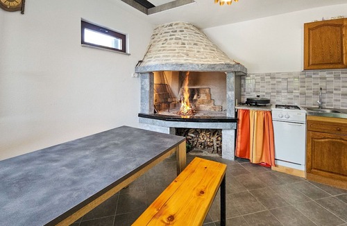 Marina House | Stunning private villa for 6 guests with A/C, WIFI, private pool, TV, terrace and pets allowed