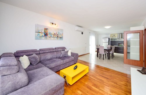 Primorski Dolac House | Stunning private villa for 6 guests with private pool, A/C, WIFI, TV, terrace and panoramic view