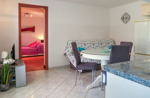 Duga Luka Apartment | Cosy apartment for 2 people with A/C, WIFI, TV and terrace