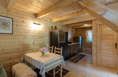 Karlovac House | Wonderful private villa for 4 people with WIFI, A/C, TV, terrace and pets allowed
