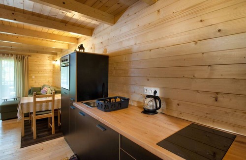 Karlovac House | Wonderful private villa for 4 people with WIFI, A/C, TV, terrace and pets allowed
