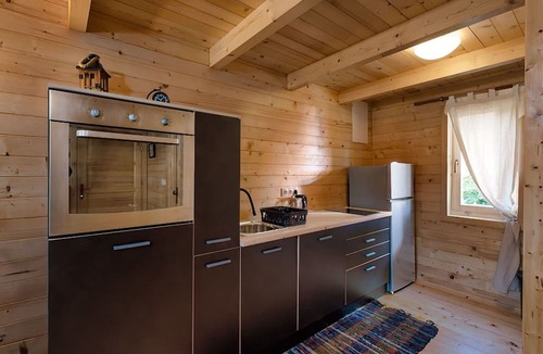 Karlovac House | Wonderful private villa for 4 people with WIFI, A/C, TV, terrace and pets allowed