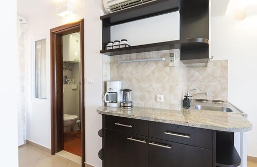Trogir Apartment | Cosy apartment for 2 people with WIFI, A/C and TV