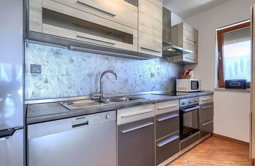 Pinezici House | Private Villa with A/C, hot tub, private pool, WIFI, TV, terrace, pets allowed, panoramic view