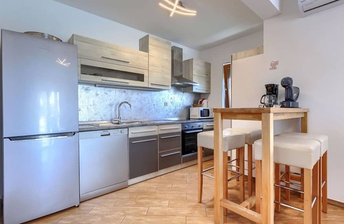 Pinezici House | Private Villa with A/C, hot tub, private pool, WIFI, TV, terrace, pets allowed, panoramic view
