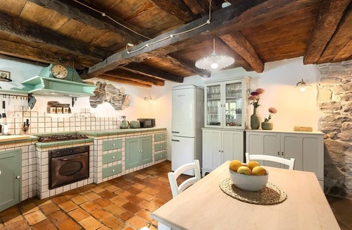 Buzet House | Holiday house Buzet for 1 - 8 persons with 4 bedrooms - Holiday house