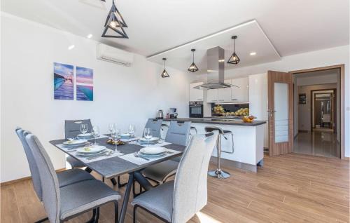 Zurkovo Apartment | Amazing Apartment In Kostrena With Swimming Pool