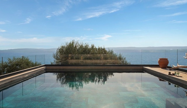 Cozy Villa Salt & Stone with a pool
