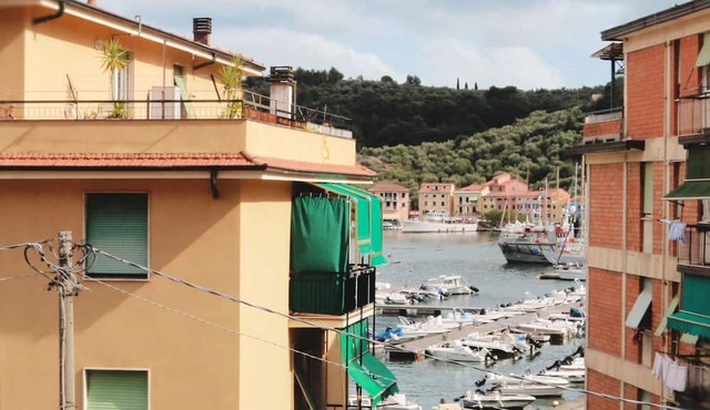Sail into Portovenere Home w Parking & Balcony
