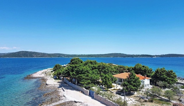 Wonderful private villa for 8 people with WIFI, A/C, TV, terrace and pets allowed