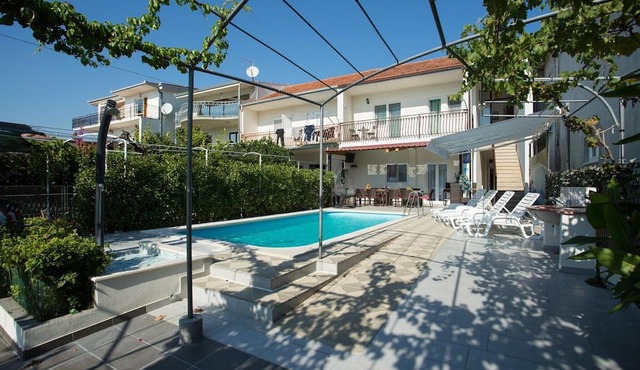 Beachfront Holiday Home with pool MaMi