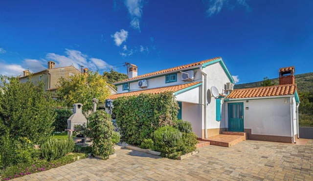 Beautiful private villa for 4 guests with WIFI, A/C, TV and terrace