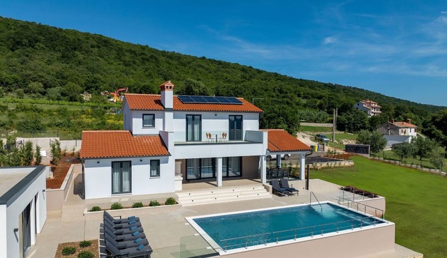Villa Astrid 5 Sterne by Interhome
