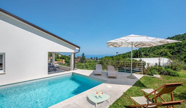 Wonderful private villa for 8 guests with private pool, A/C, WIFI, TV and terrace