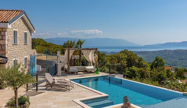 Wonderful private villa for 10 people with A/C, WIFI, private pool, TV and terrace